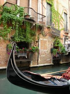 Venice's narrow alleys are picturesque without effort.