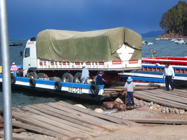 this is how you get a truck off a boat