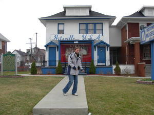 Ian in front of Hitsville USA 