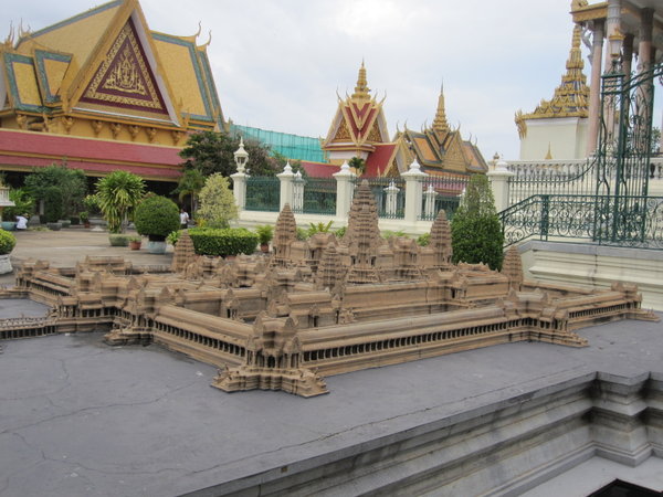 Phnom Pehn5