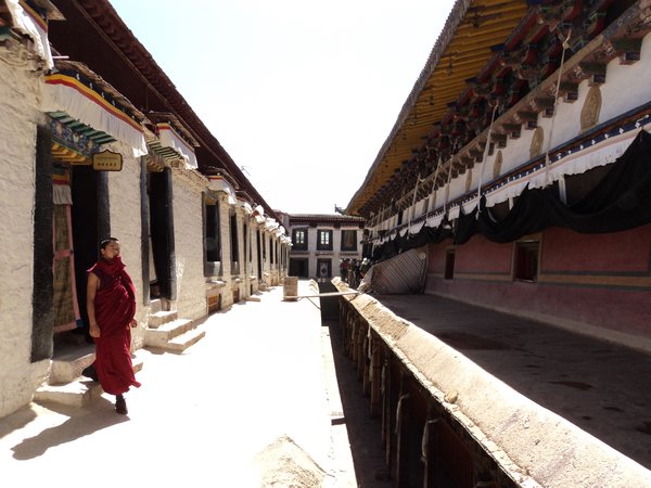 Monks' quarters at the rooftop of Jokhang Temple