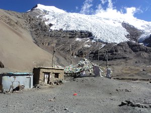 Karo La with background of Karola Glacier