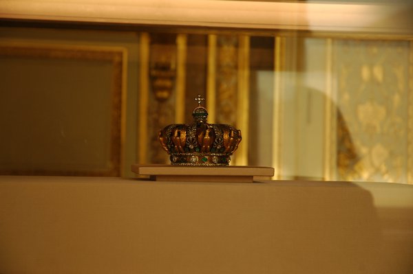 Louis' crown