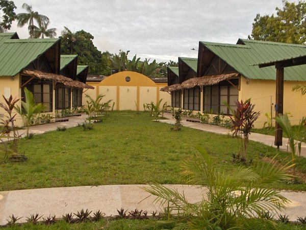 Bungalows at The Amazon Spanish College