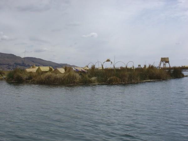 Isla Flotantes De Lago Titicaca