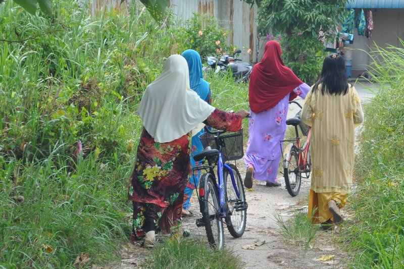 Muslim women in Taluk Bahang