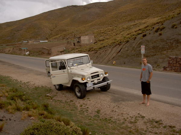 The jeep and the gringo with no shoes