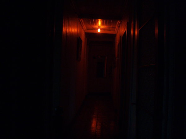hospedaje hallway, dead hours of night