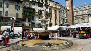 la fontaine de la Madonna Verona (2)