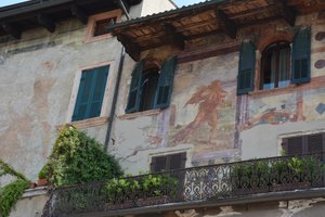les fresques de la casa Manzzanti