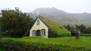 la petite église de Höfn