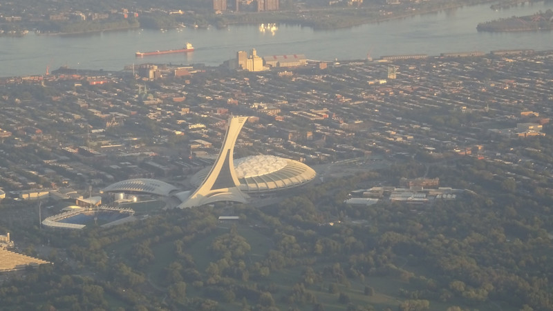 arrivée Montréal - le stade olympique