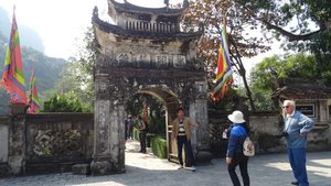 Temple du roi Dinh Thien Hoang