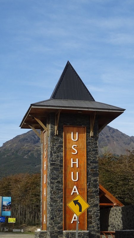 à l'entrée d'Ushuaia