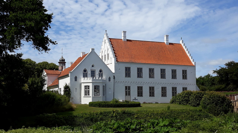 Nørre Vosborg est un manoir situé près de Vemb ,.