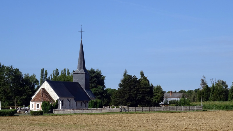 02 petite église de Bostrobert  population de 400 habitants environ, avec une densité 40 hab.km² et une superficie de 921 ha