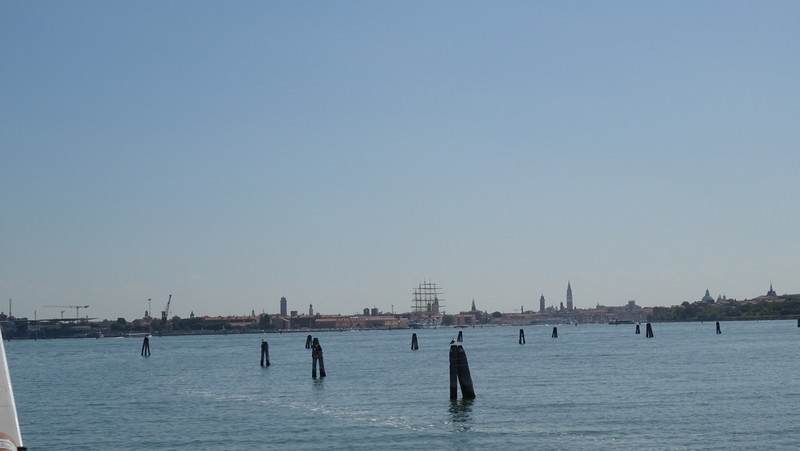 tout en face de notre emplacement : Venise