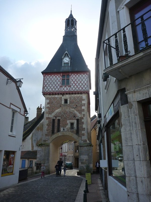 la Tour de l'Horloge à St Fargeau