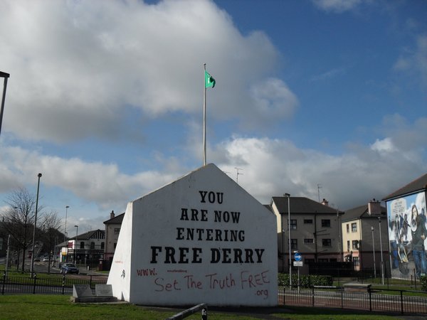 Free Derry wall