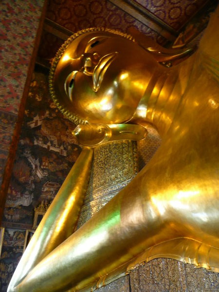 Makaavan Buddhan pää...
