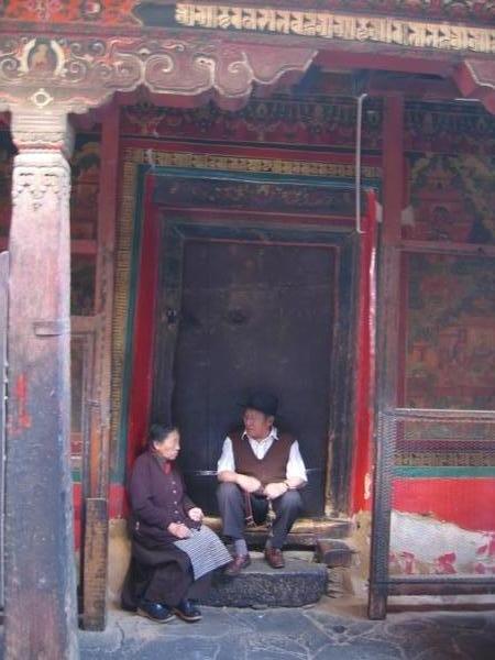 Old couple at Jokang Temple - Lhasa, Tibet 