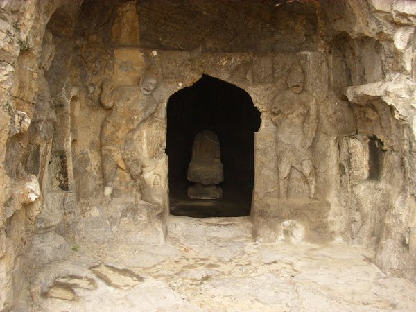 longmen grotto (14)