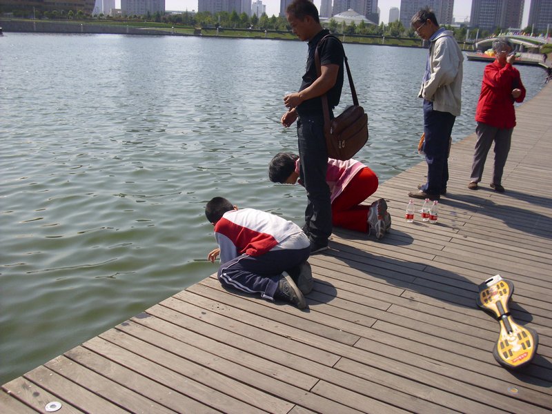 kids fishing the lake 02-10-10