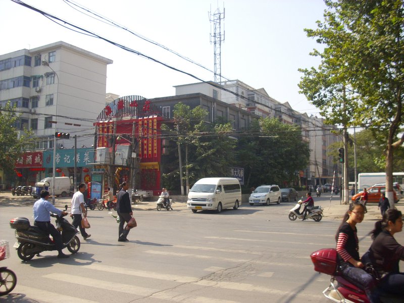 Streets North-West Zhengzhou 05-10-10 (4)