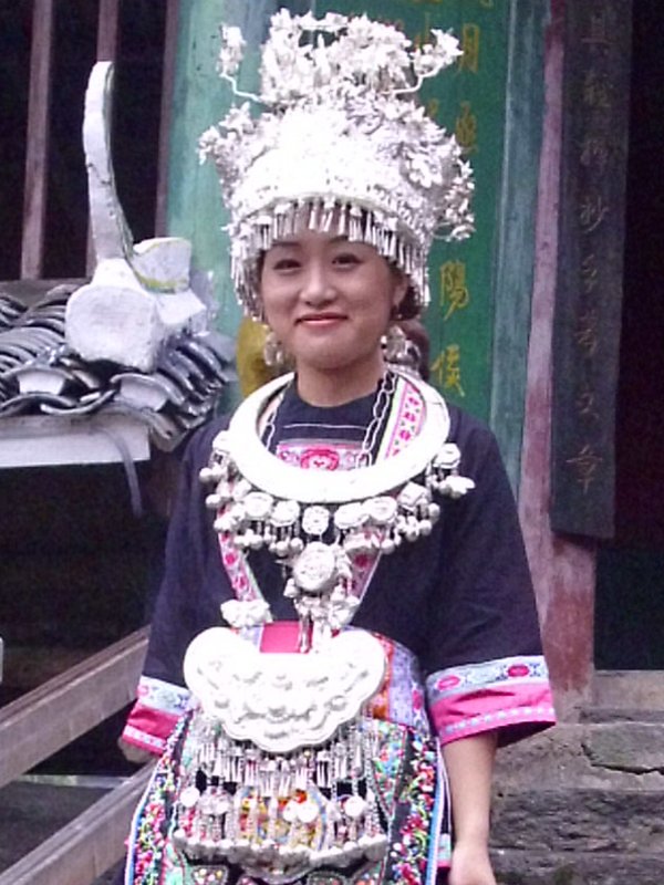 traditional dong costume