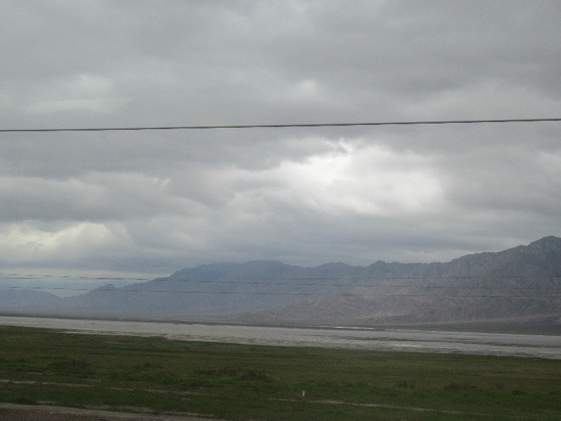 Train from Golmud to Xining (6)