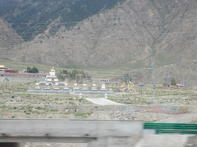 Train from Golmud to Xining (9)