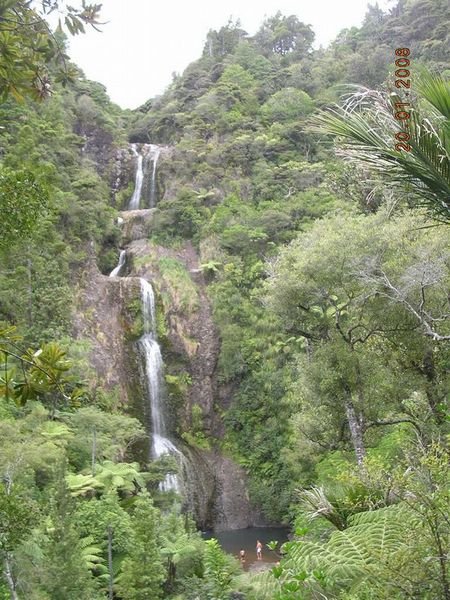 Kitekite Waterfall