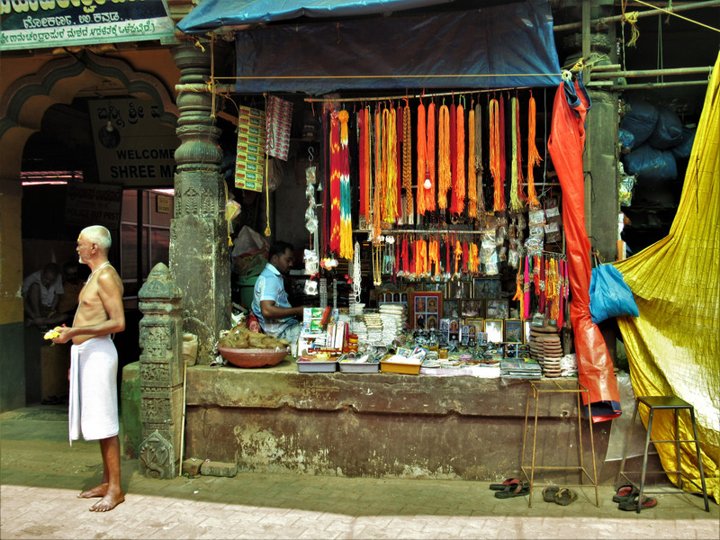 Temple vendor, Gokarna