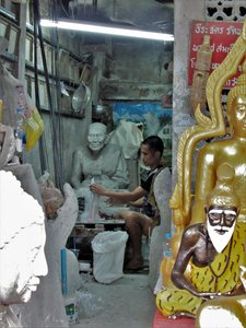 Sculptor at work, Bangkok