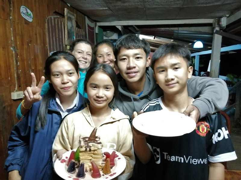 Phuang, Pancake and her take on a birthday cake, Kita and Khamlar
