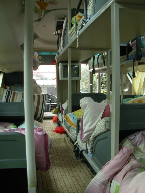 Sleeper bus to Lijiang