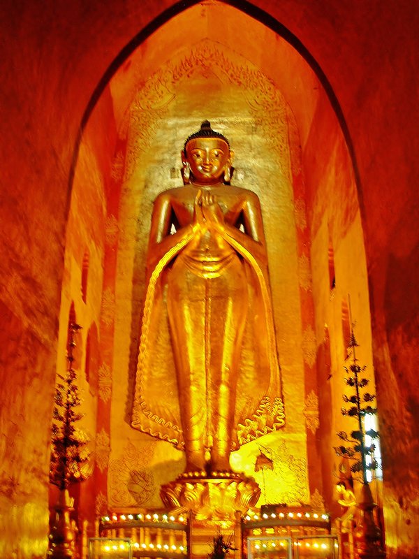 Standing buddha, Ananda phato, Bagan