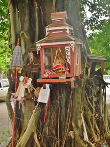 Roadside shrine, Yangon