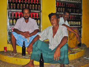 Wine shop customers, Aragumbay