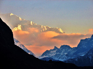 42 View from Thangsing huts huts, 3930M