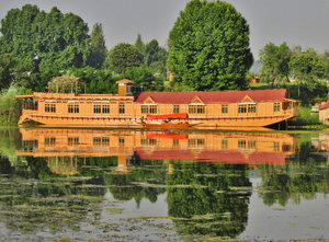 Dal Lake houseboat