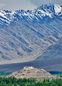 Monastery between Leh and Rumbak
