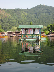 Floating tea stall, Dal Lake