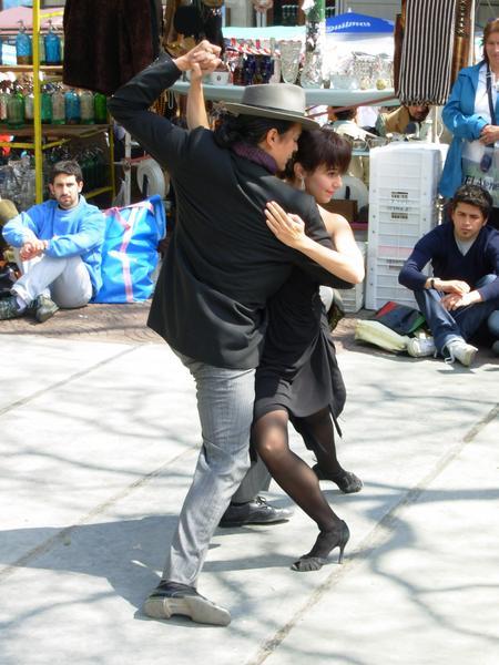 Street-side tango