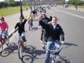 Friends on bike tour in Paris