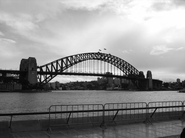 Sydney Harbour Bridge (b&w)