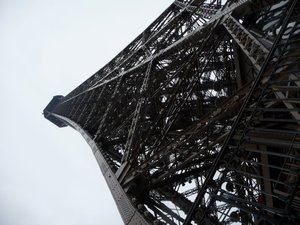Looking up the Eiffel