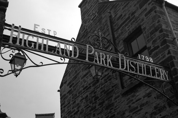 The entry to Highland Park