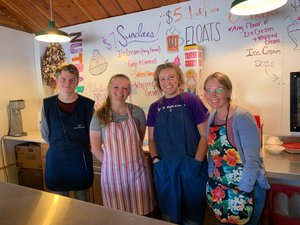 Great bunch of young people working at Sundaes