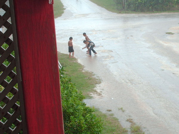 Tonga - Haapai - In the rain